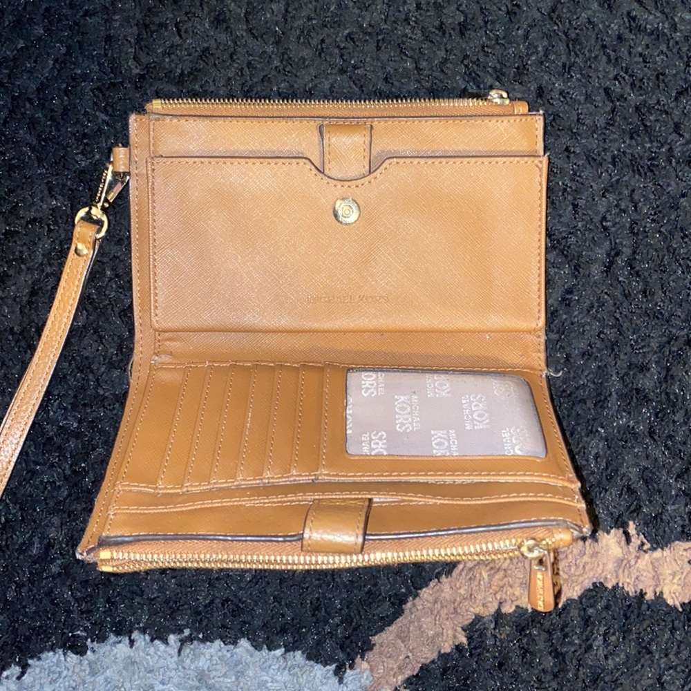 Michael kors bifold wallet - Picture 2 of 6